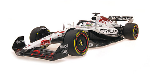 2025 - Oracle Red Bull Racing RB21 - Max Verstappen - Winnaar GP Japan 2025 - Honda witte livery (Minichamps 1:18)