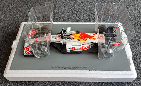 2021 - Red Bull Racing RB16B - Max Verstappen - Turkse GP - Arigato-livery (Spark 1:18)