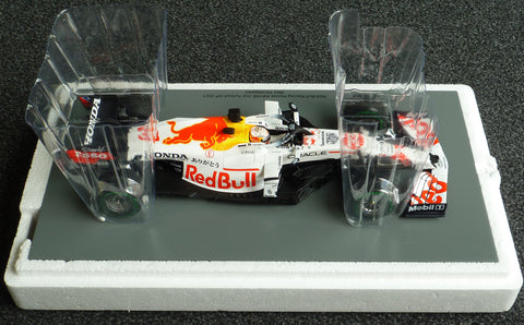 2021 - Red Bull Racing RB16B - Max Verstappen - Turkish GP - Arigato livery (Spark 1:18)