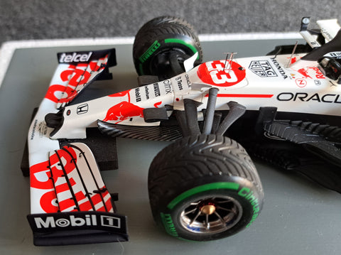 2021 - Red Bull Racing RB16B - Max Verstappen - Turkse GP - Arigato-livery (Spark 1:18)