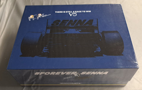 1993 - MCLAREN FORD MP4/8 - SEBASTIAN VETTEL - TRIBUTE IMOLA 18.05.24 MET STAANDE FIGUUR EN VLAG (MINICHAMPS 1:43)