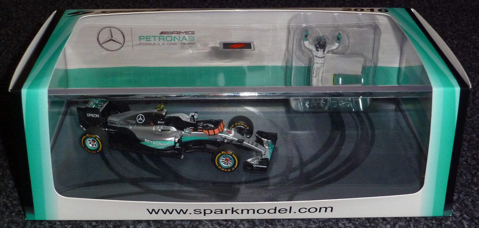 2016 - Mercedes F1 W07 Hybrid - Nico Rosberg - 2nd place Abu Dhabi